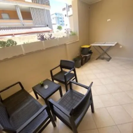Modern Two-bedroom Flat, 10 Mins Walk To The Quartu SantʼElena